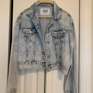 refuge Light Wash Acid-Washed Denim Jacket SZ M - BNWOT. never worn